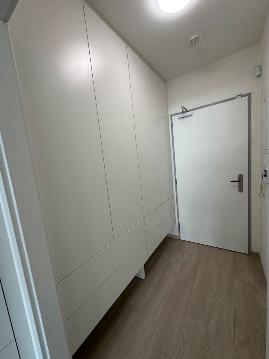 Prenájom bytu 1-izbový 36 m², Bukačova, Praha, Praha Prenájom bytu 1-izbový 36 m², Bukačova, Praha, Praha