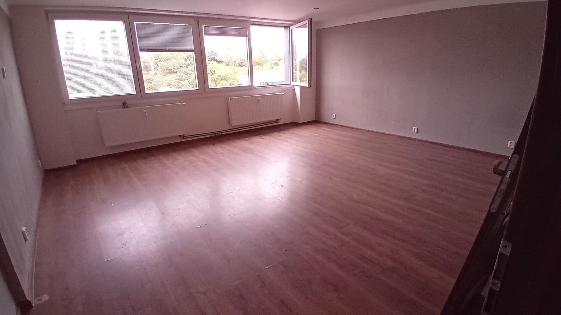 Prenájom nebytového priestoru 109 m², Roháčova, Praha, Praha Prenájom nebytového priestoru 109 m², Roháčova, Praha, Praha