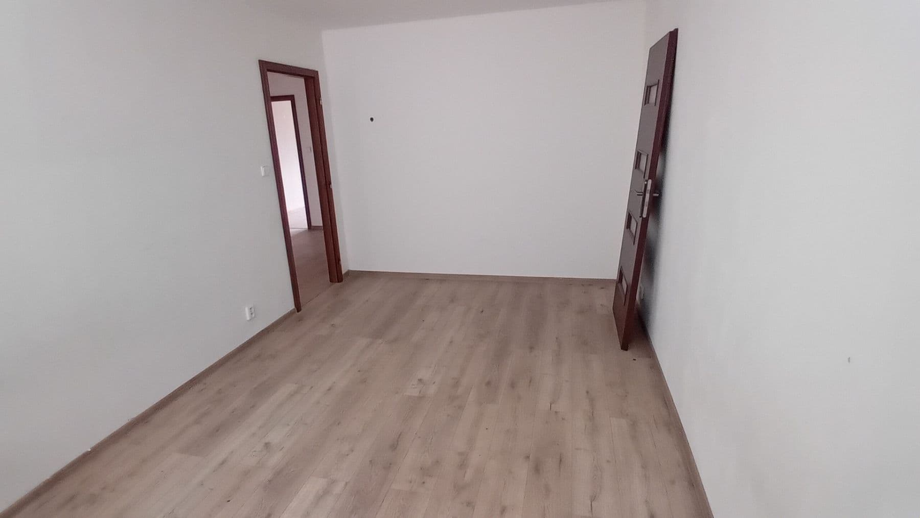 Prenájom nebytového priestoru 109 m², Roháčova, Praha, Praha Prenájom nebytového priestoru 109 m², Roháčova, Praha, Praha