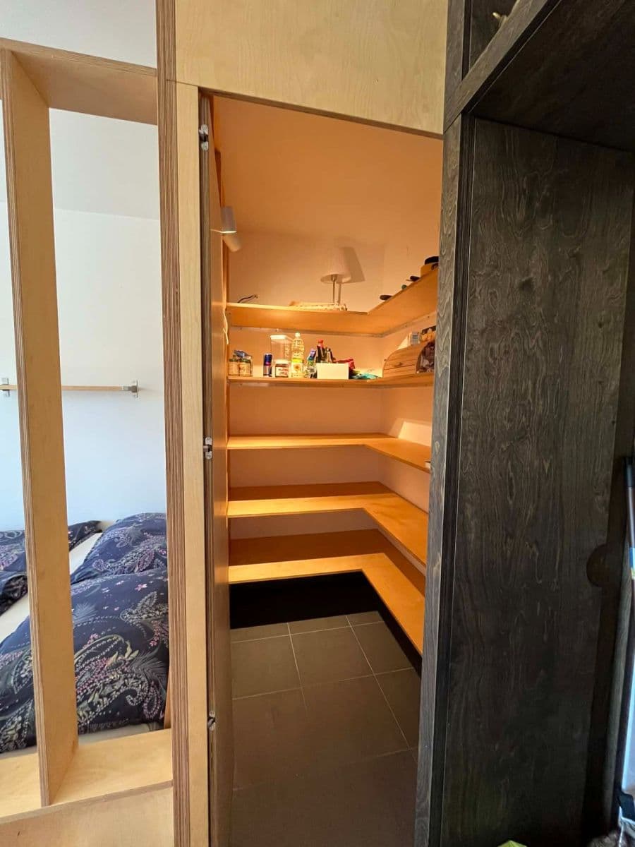 Prenájom bytu 1-izbový 39 m², U Jízdárny, Praha, Praha Prenájom bytu 1-izbový 39 m², U Jízdárny, Praha, Praha