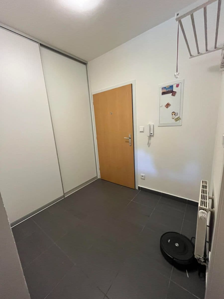 Prenájom bytu 1-izbový 39 m², U Jízdárny, Praha, Praha Prenájom bytu 1-izbový 39 m², U Jízdárny, Praha, Praha