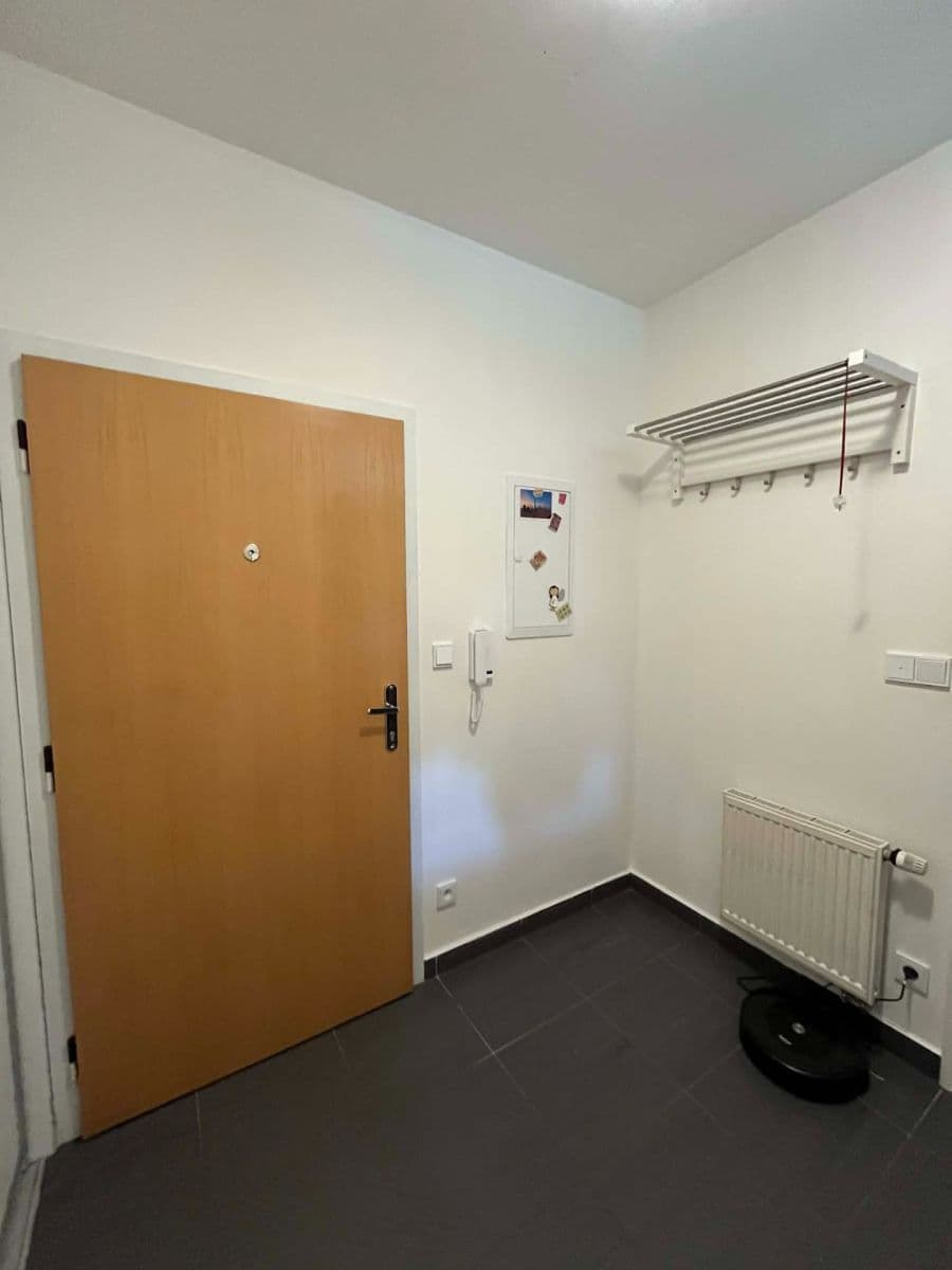 Prenájom bytu 1-izbový 39 m², U Jízdárny, Praha, Praha Prenájom bytu 1-izbový 39 m², U Jízdárny, Praha, Praha