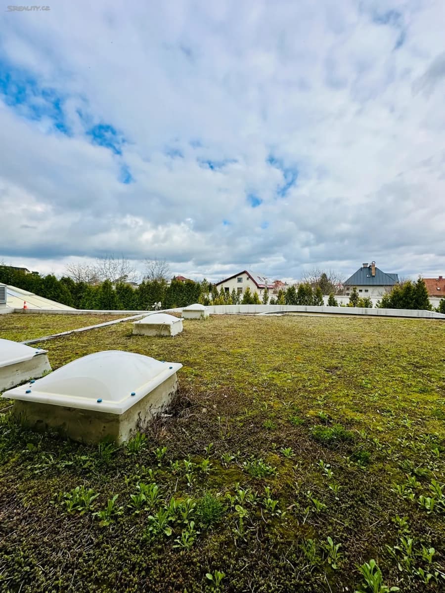 Prenájom bytu 2-izbový 30 m², Suchdolské náměstí, Praha, Praha Prenájom bytu 2-izbový 30 m², Suchdolské náměstí, Praha, Praha