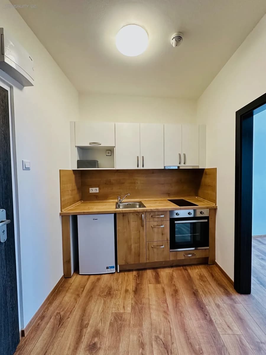Prenájom bytu 2-izbový 30 m², Suchdolské náměstí, Praha, Praha Prenájom bytu 2-izbový 30 m², Suchdolské náměstí, Praha, Praha