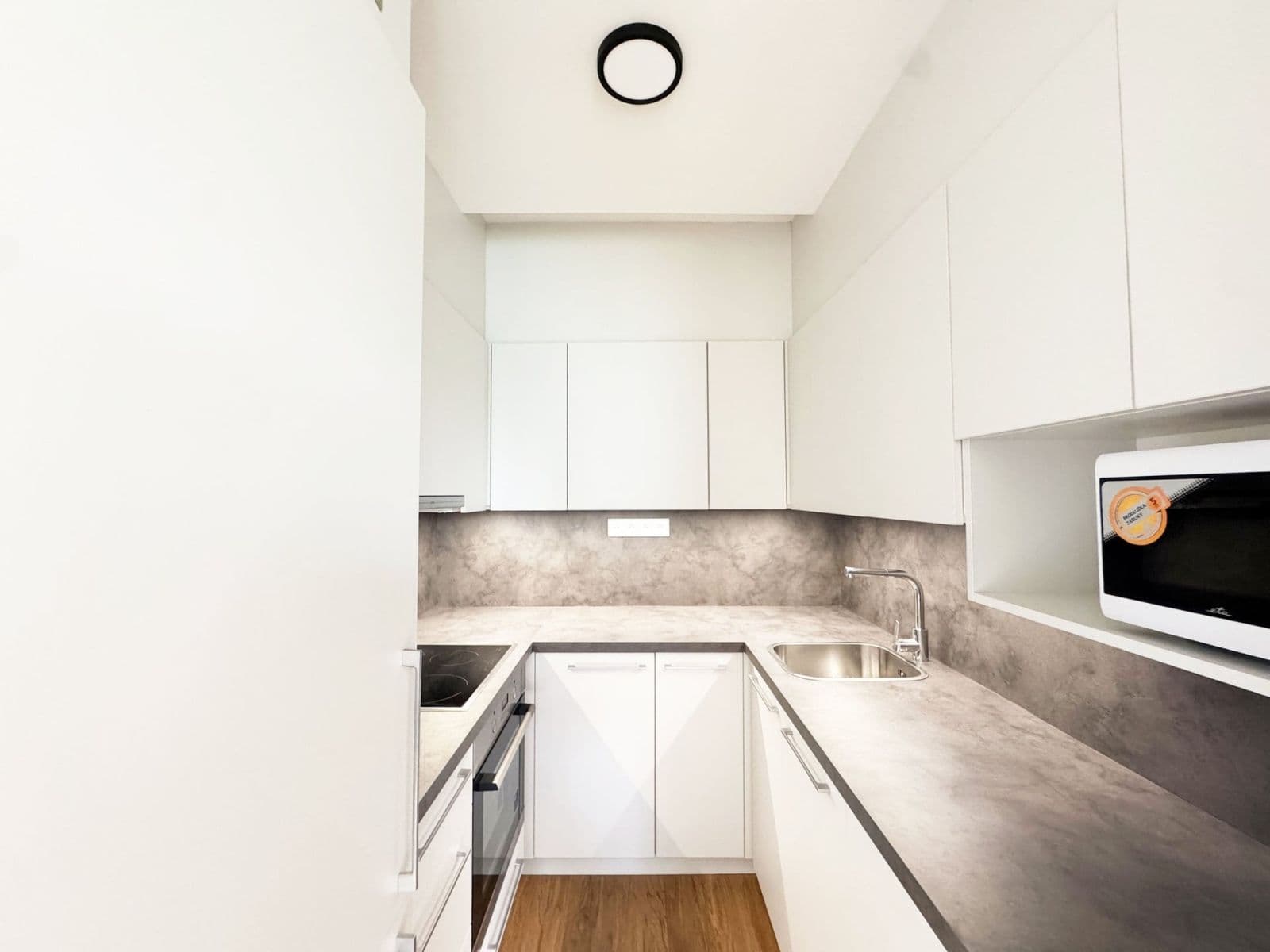 Prenájom bytu 3-izbový 55 m², Nad olšinami, Praha, Praha Prenájom bytu 3-izbový 55 m², Nad olšinami, Praha, Praha