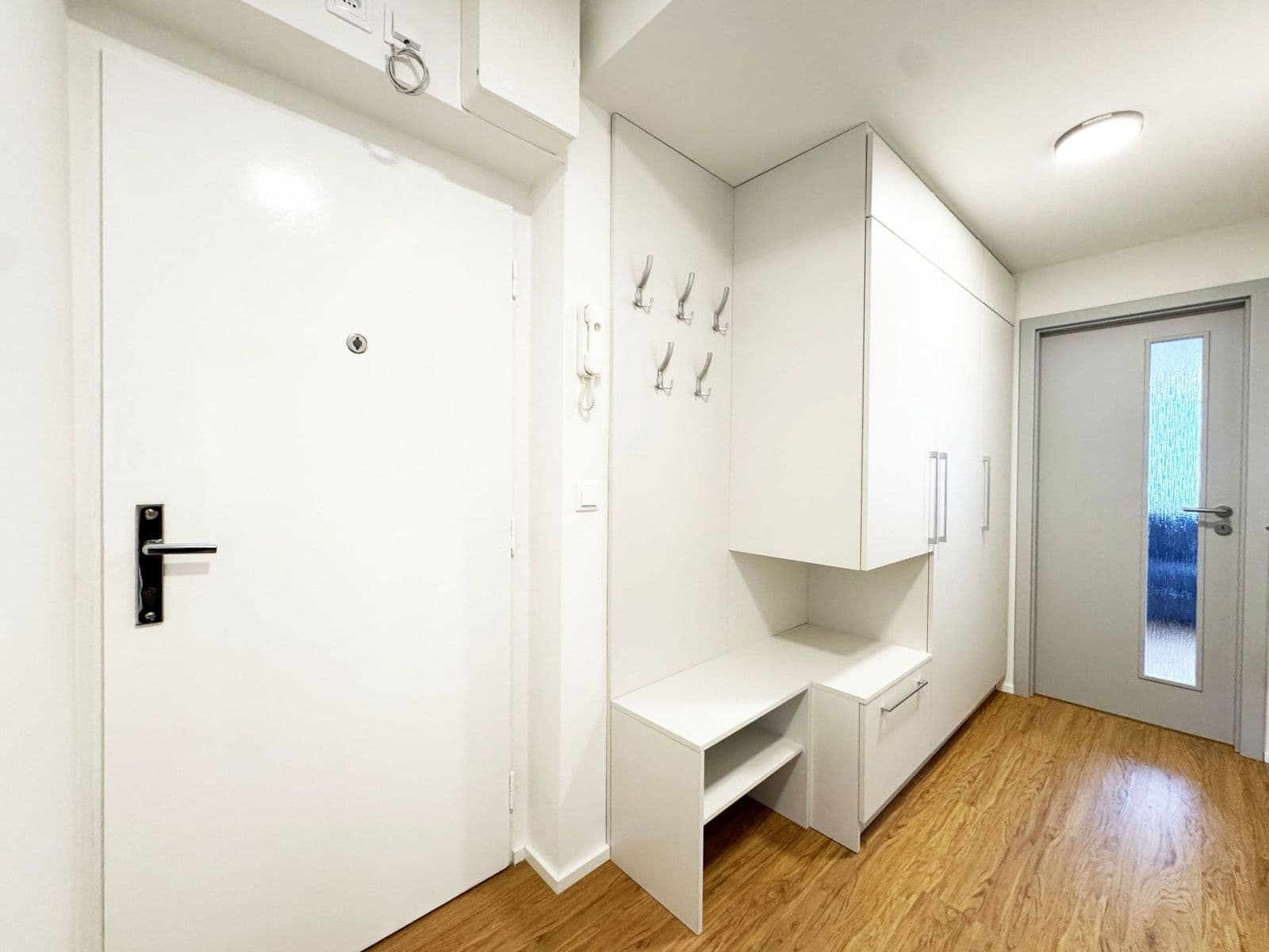 Prenájom bytu 3-izbový 55 m², Nad olšinami, Praha, Praha Prenájom bytu 3-izbový 55 m², Nad olšinami, Praha, Praha