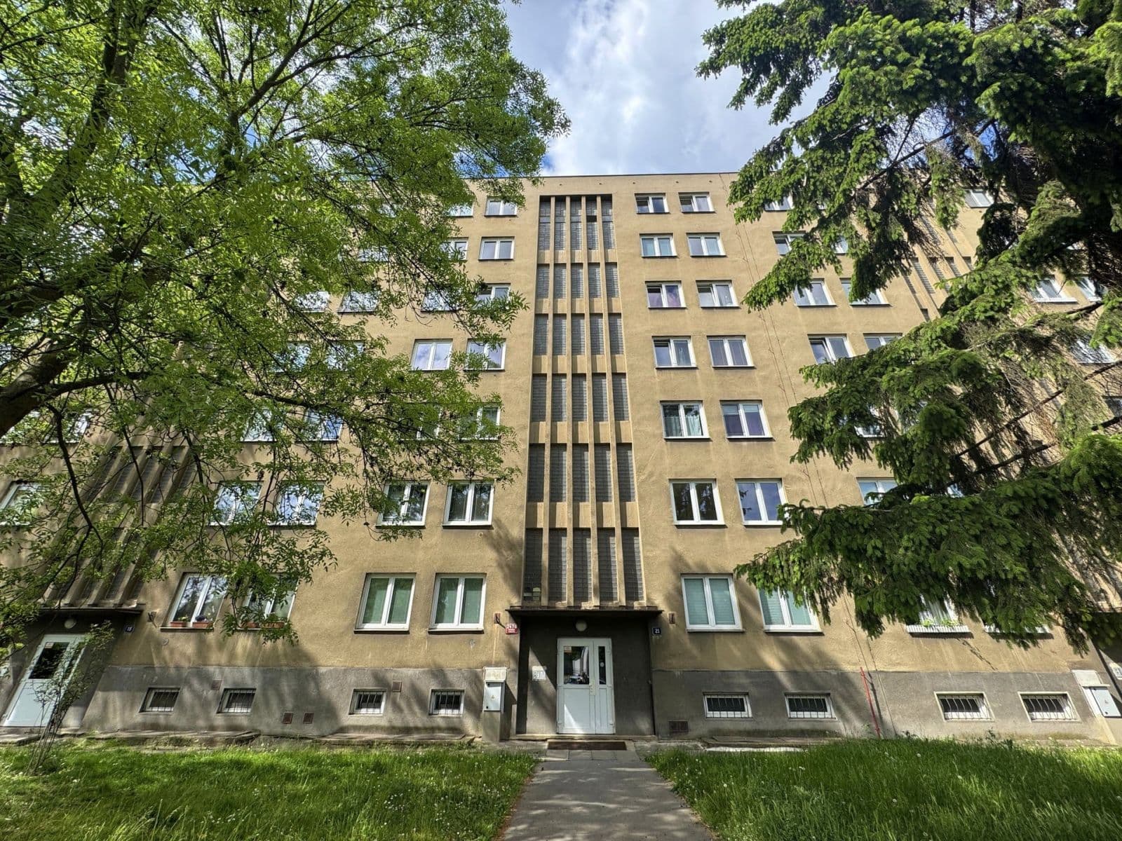 Prenájom bytu 3-izbový 55 m², Nad olšinami, Praha, Praha Prenájom bytu 3-izbový 55 m², Nad olšinami, Praha, Praha