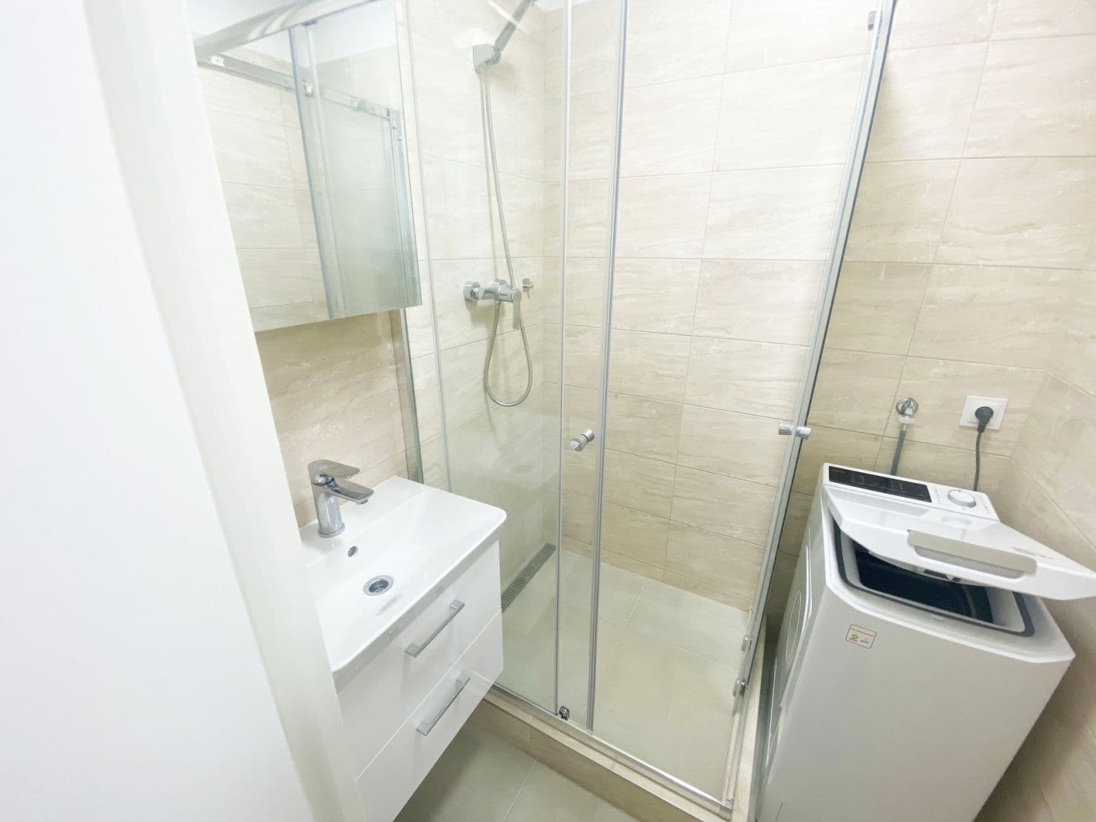 Prenájom bytu 2-izbový 55 m², Hyacintová, Praha, Praha Prenájom bytu 2-izbový 55 m², Hyacintová, Praha, Praha