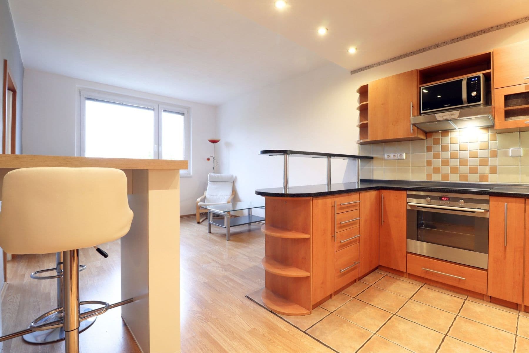 Prenájom bytu 3-izbový 56 m², Bukovecká, Praha, Praha Prenájom bytu 3-izbový 56 m², Bukovecká, Praha, Praha