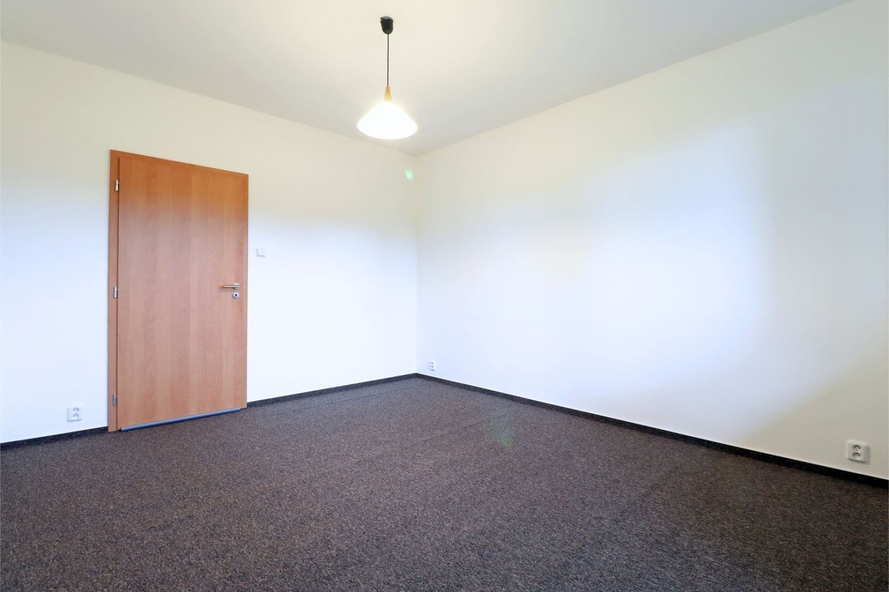 Prenájom bytu 3-izbový 56 m², Bukovecká, Praha, Praha Prenájom bytu 3-izbový 56 m², Bukovecká, Praha, Praha