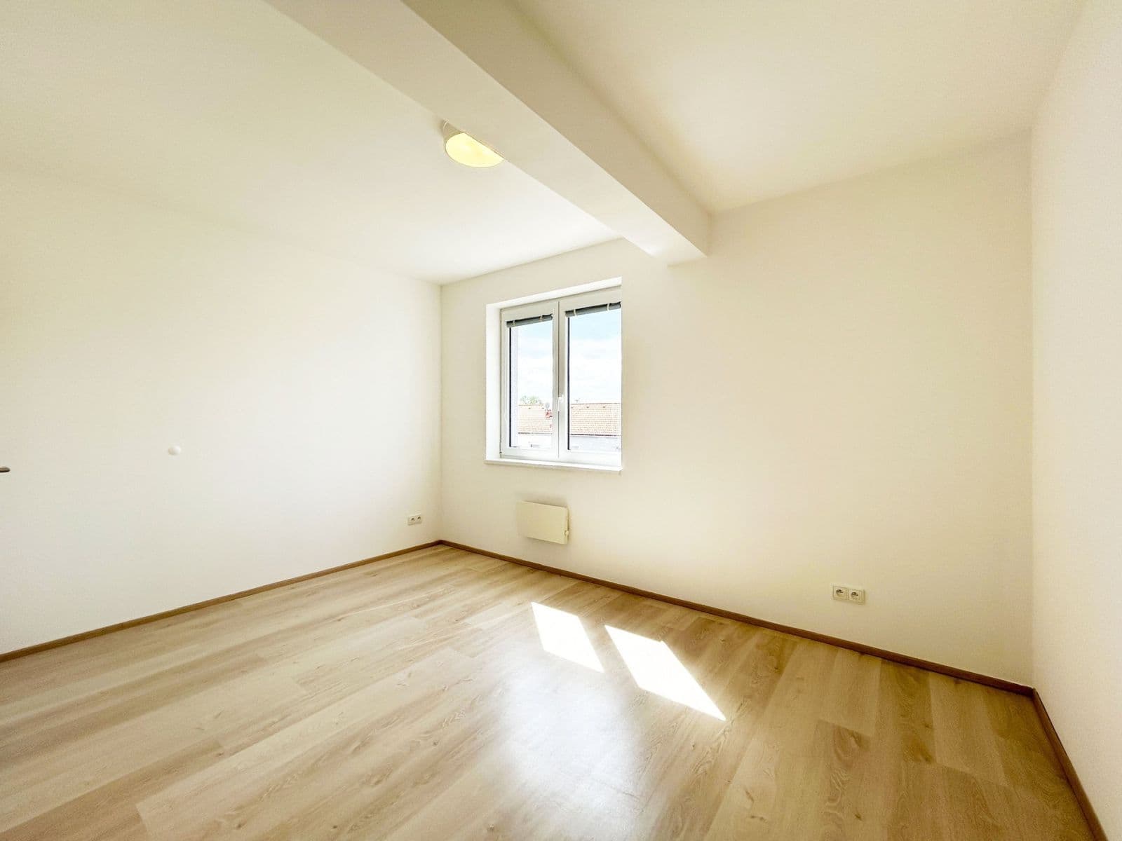 Prenájom bytu 3-izbový 60 m², Příhodova, Chýně, Středočeský kraj Prenájom bytu 3-izbový 60 m², Příhodova, Chýně, Středočeský kraj