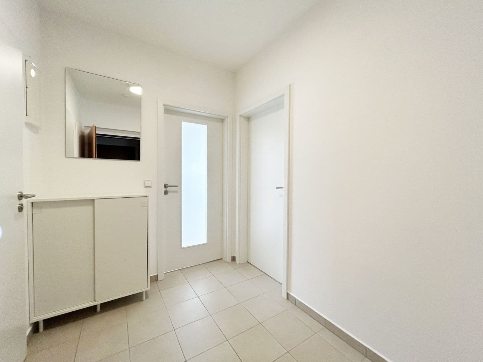 Prenájom bytu 3-izbový 60 m², Příhodova, Chýně, Středočeský kraj Prenájom bytu 3-izbový 60 m², Příhodova, Chýně, Středočeský kraj