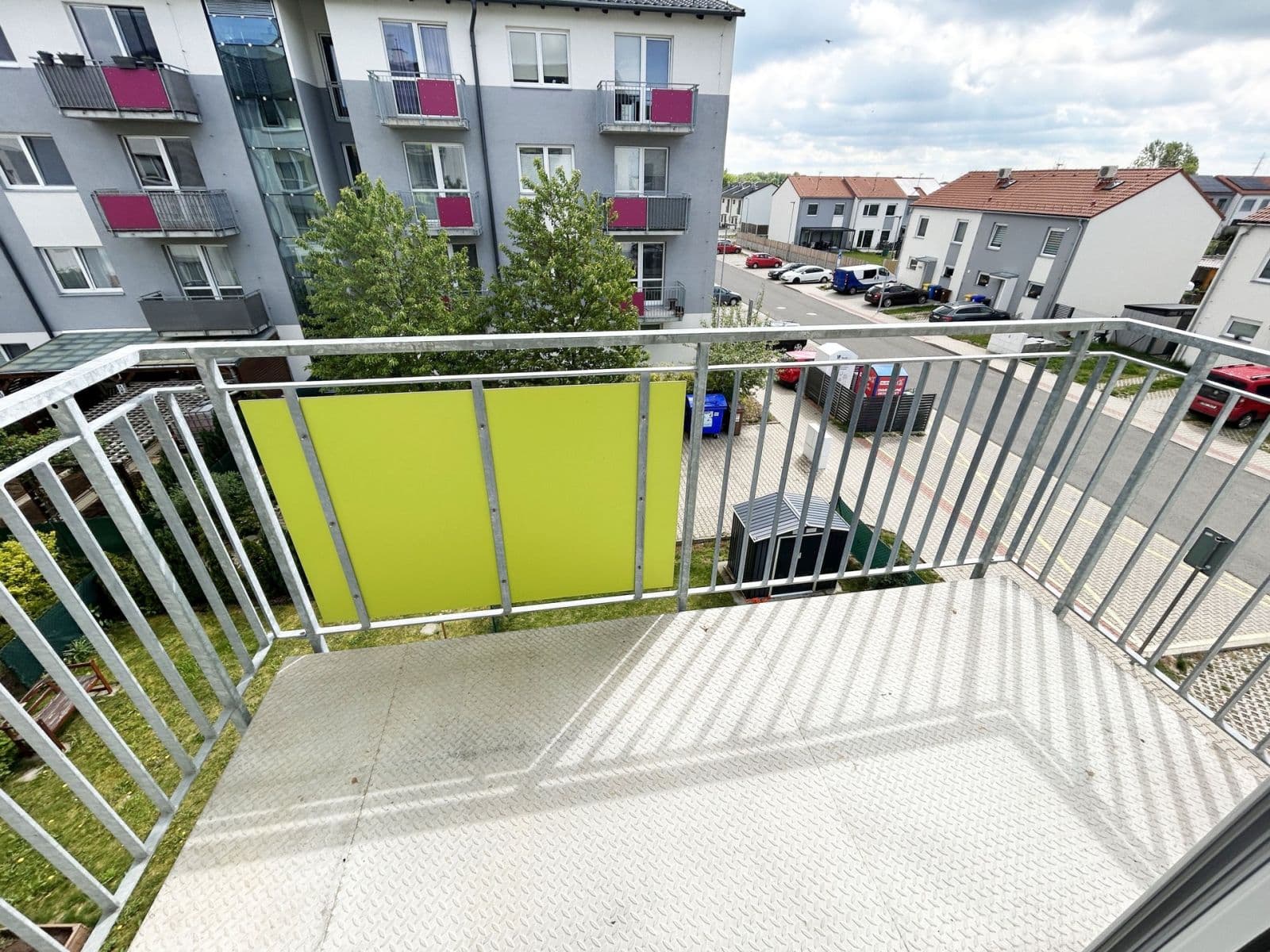 Prenájom bytu 3-izbový 60 m², Příhodova, Chýně, Středočeský kraj Prenájom bytu 3-izbový 60 m², Příhodova, Chýně, Středočeský kraj