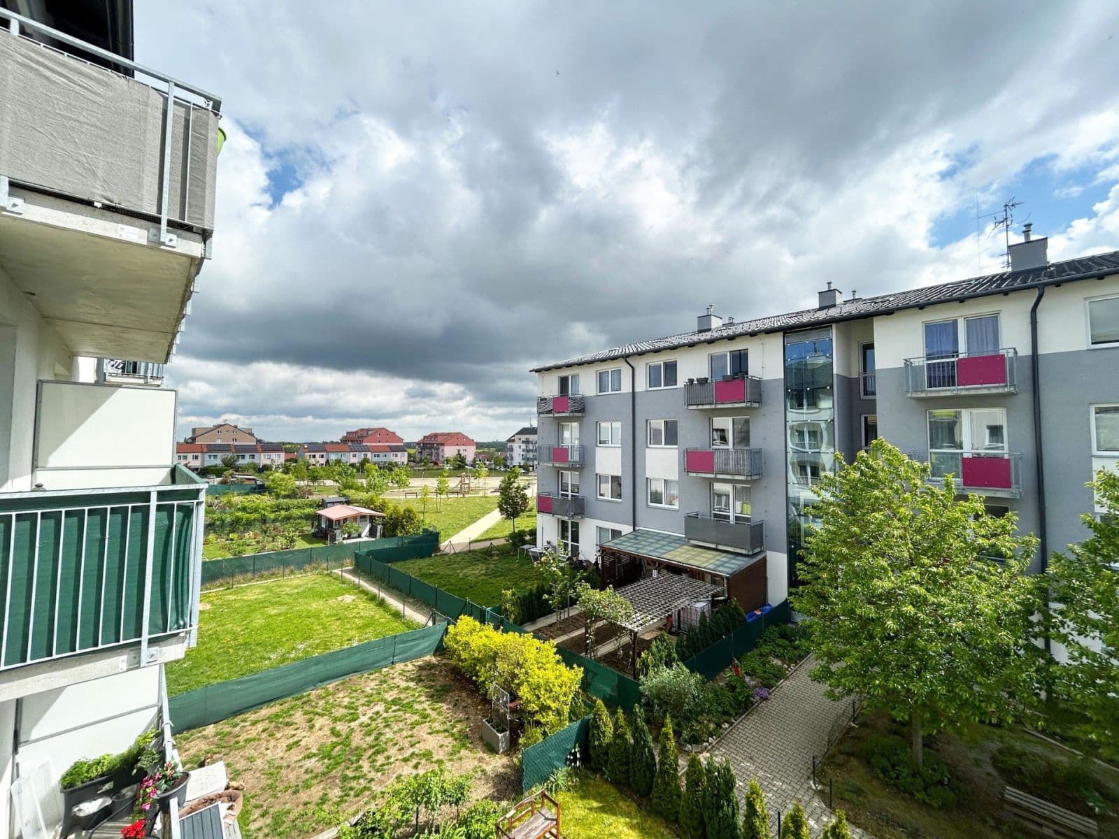 Prenájom bytu 3-izbový 60 m², Příhodova, Chýně, Středočeský kraj Prenájom bytu 3-izbový 60 m², Příhodova, Chýně, Středočeský kraj