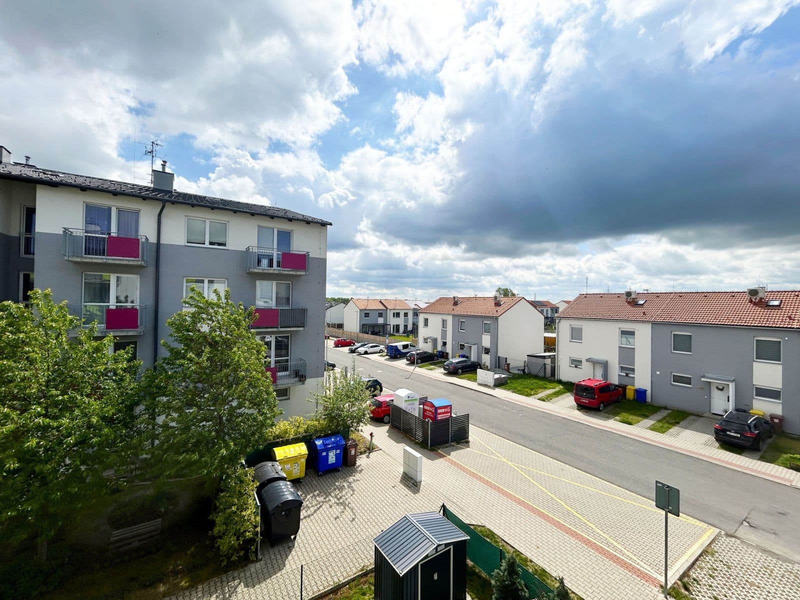 Prenájom bytu 3-izbový 60 m², Příhodova, Chýně, Středočeský kraj Prenájom bytu 3-izbový 60 m², Příhodova, Chýně, Středočeský kraj
