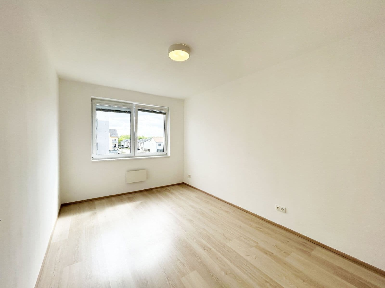 Prenájom bytu 3-izbový 60 m², Příhodova, Chýně, Středočeský kraj Prenájom bytu 3-izbový 60 m², Příhodova, Chýně, Středočeský kraj
