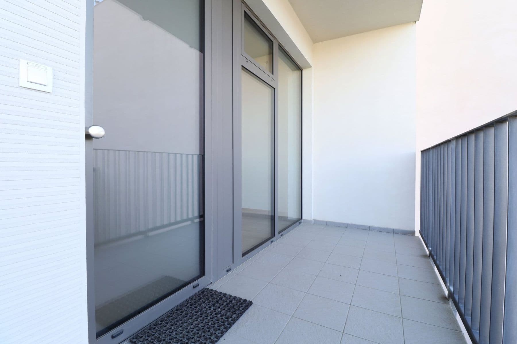 Prenájom bytu 2-izbový 50 m², Na Valentince, Praha, Praha Prenájom bytu 2-izbový 50 m², Na Valentince, Praha, Praha
