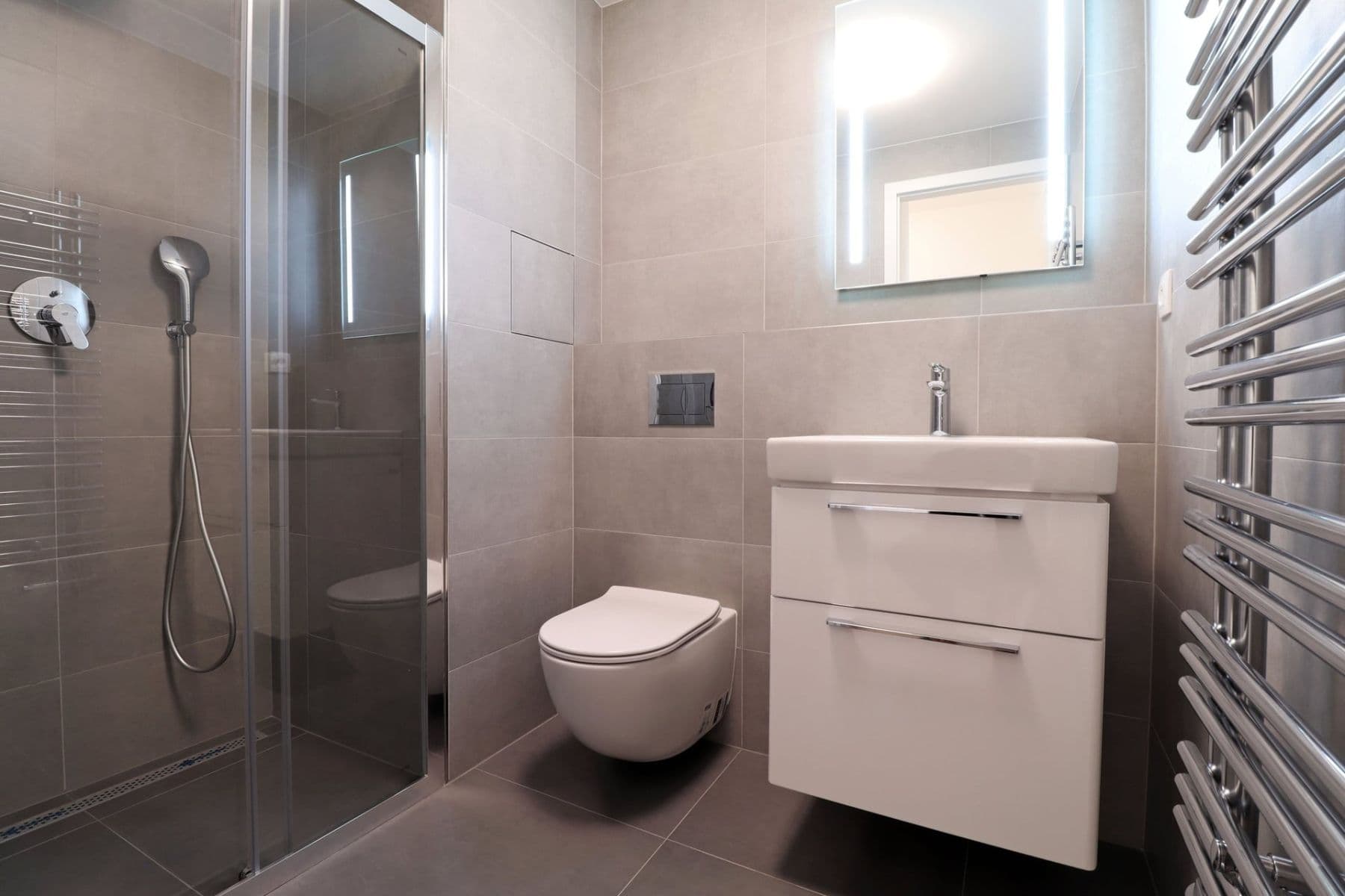 Prenájom bytu 2-izbový 50 m², Na Valentince, Praha, Praha Prenájom bytu 2-izbový 50 m², Na Valentince, Praha, Praha