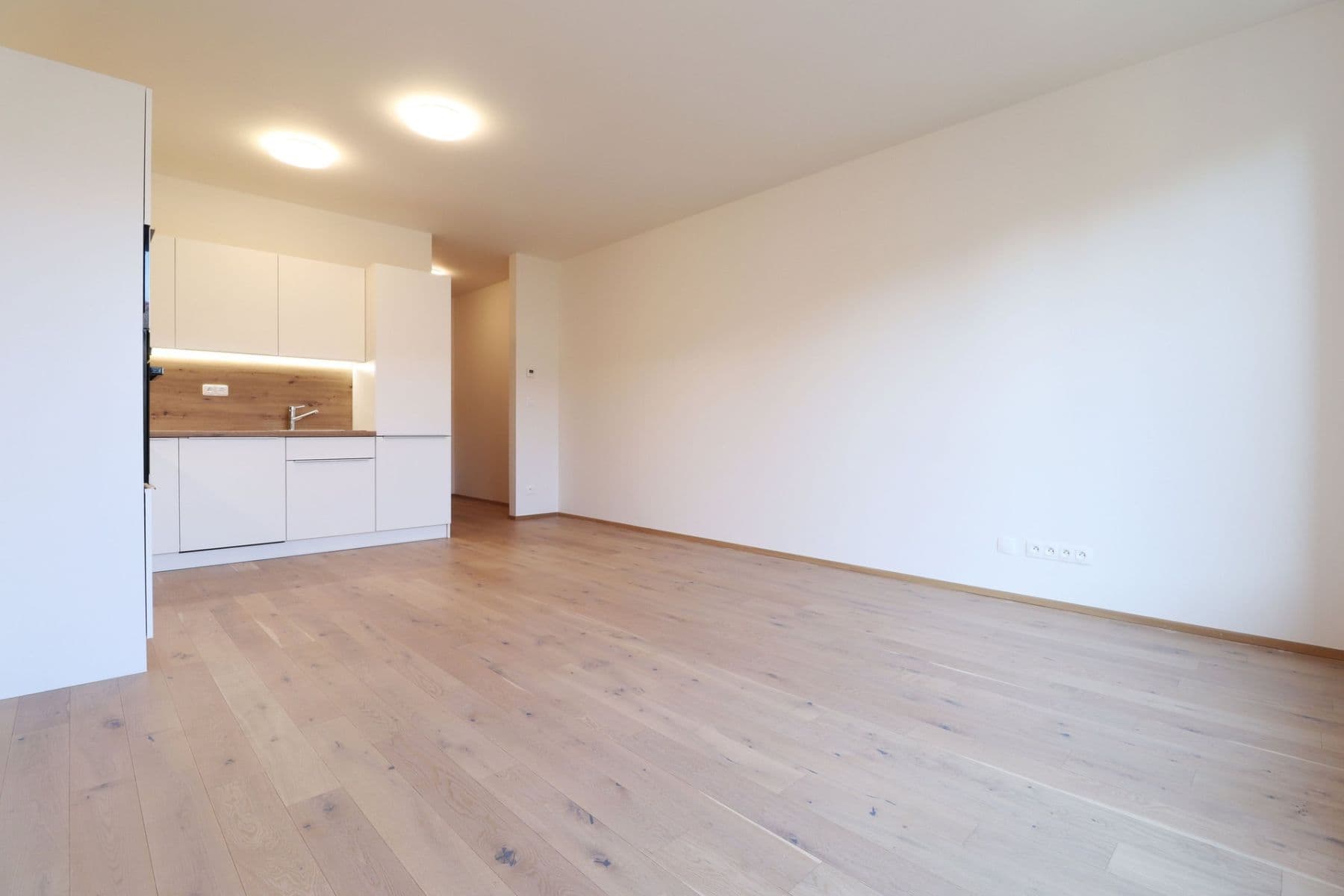 Prenájom bytu 2-izbový 50 m², Na Valentince, Praha, Praha Prenájom bytu 2-izbový 50 m², Na Valentince, Praha, Praha