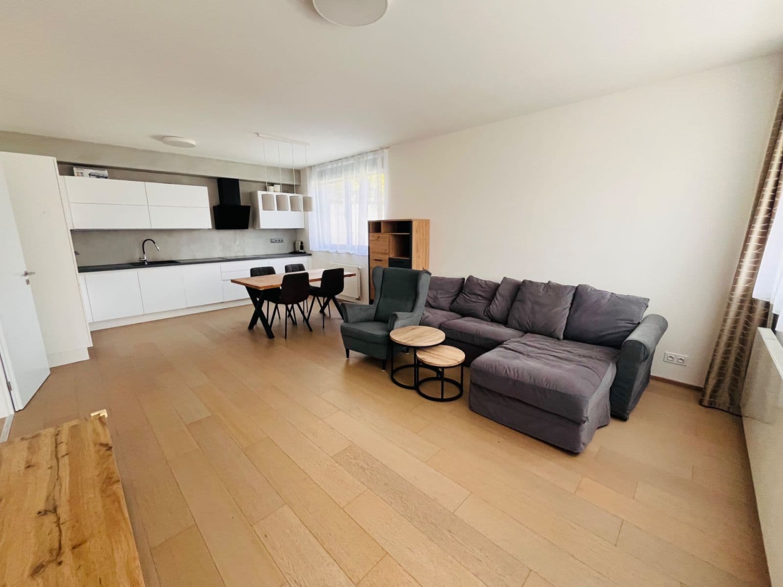 Prenájom bytu 3-izbový 87 m², Kačírkova, Praha, Praha Prenájom bytu 3-izbový 87 m², Kačírkova, Praha, Praha