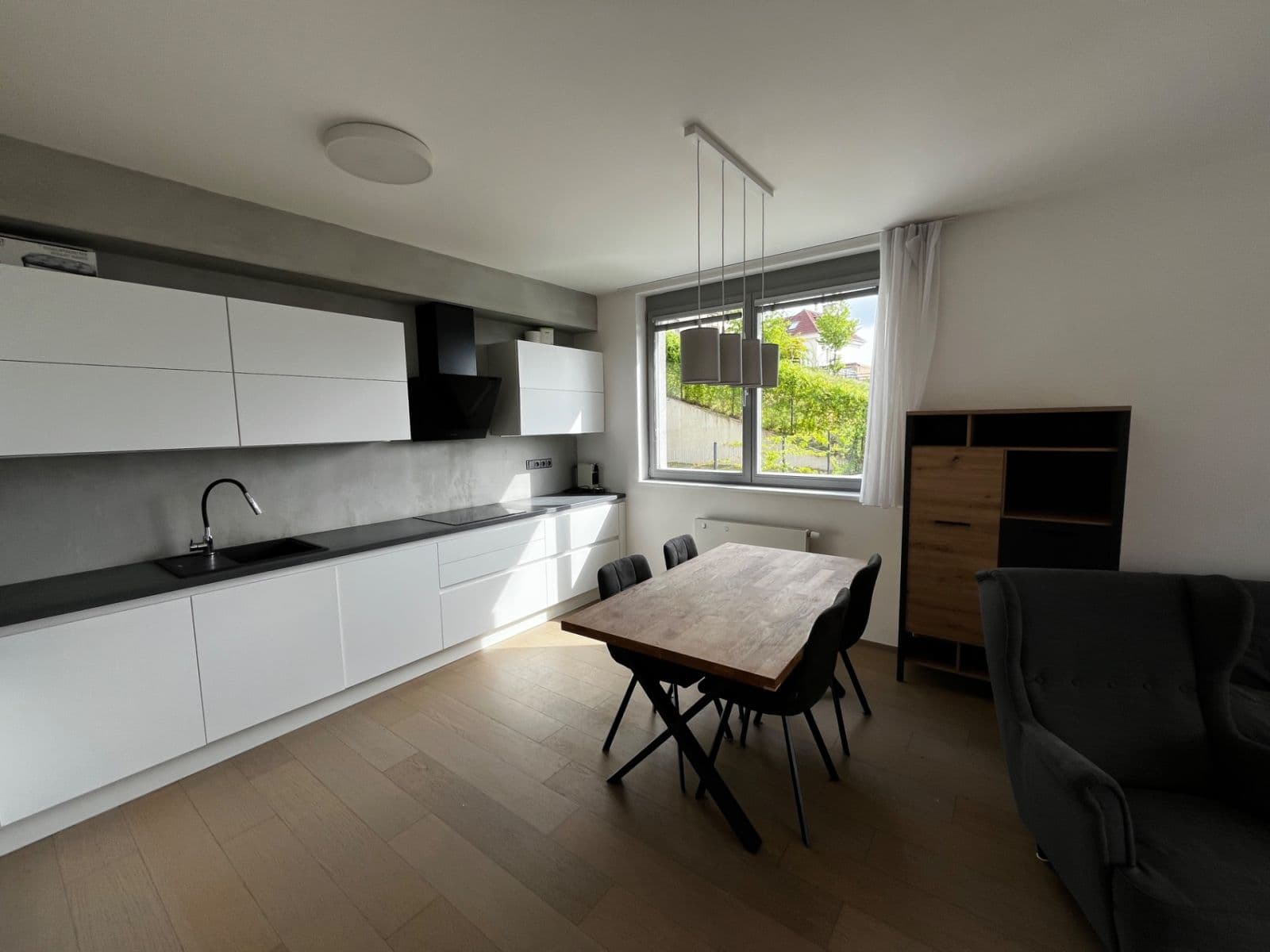 Prenájom bytu 3-izbový 87 m², Kačírkova, Praha, Praha Prenájom bytu 3-izbový 87 m², Kačírkova, Praha, Praha