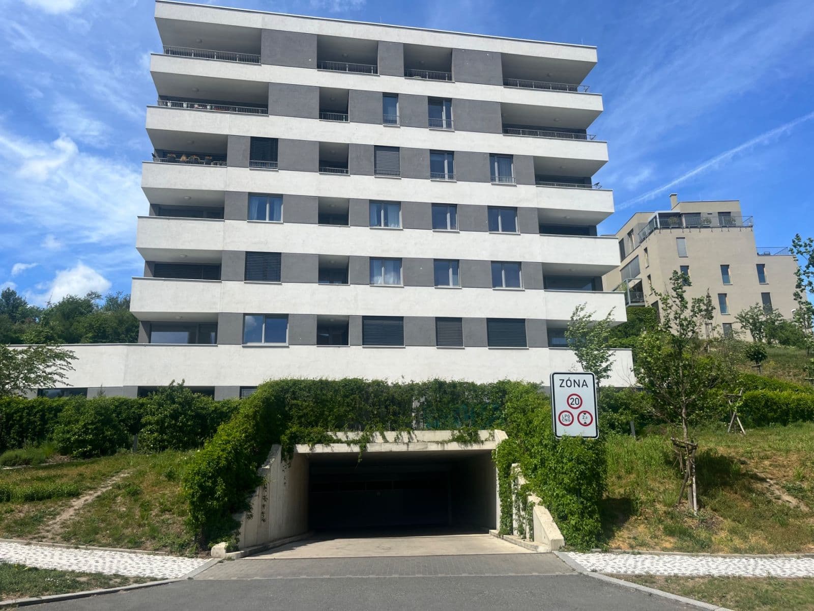 Prenájom bytu 3-izbový 87 m², Kačírkova, Praha, Praha Prenájom bytu 3-izbový 87 m², Kačírkova, Praha, Praha
