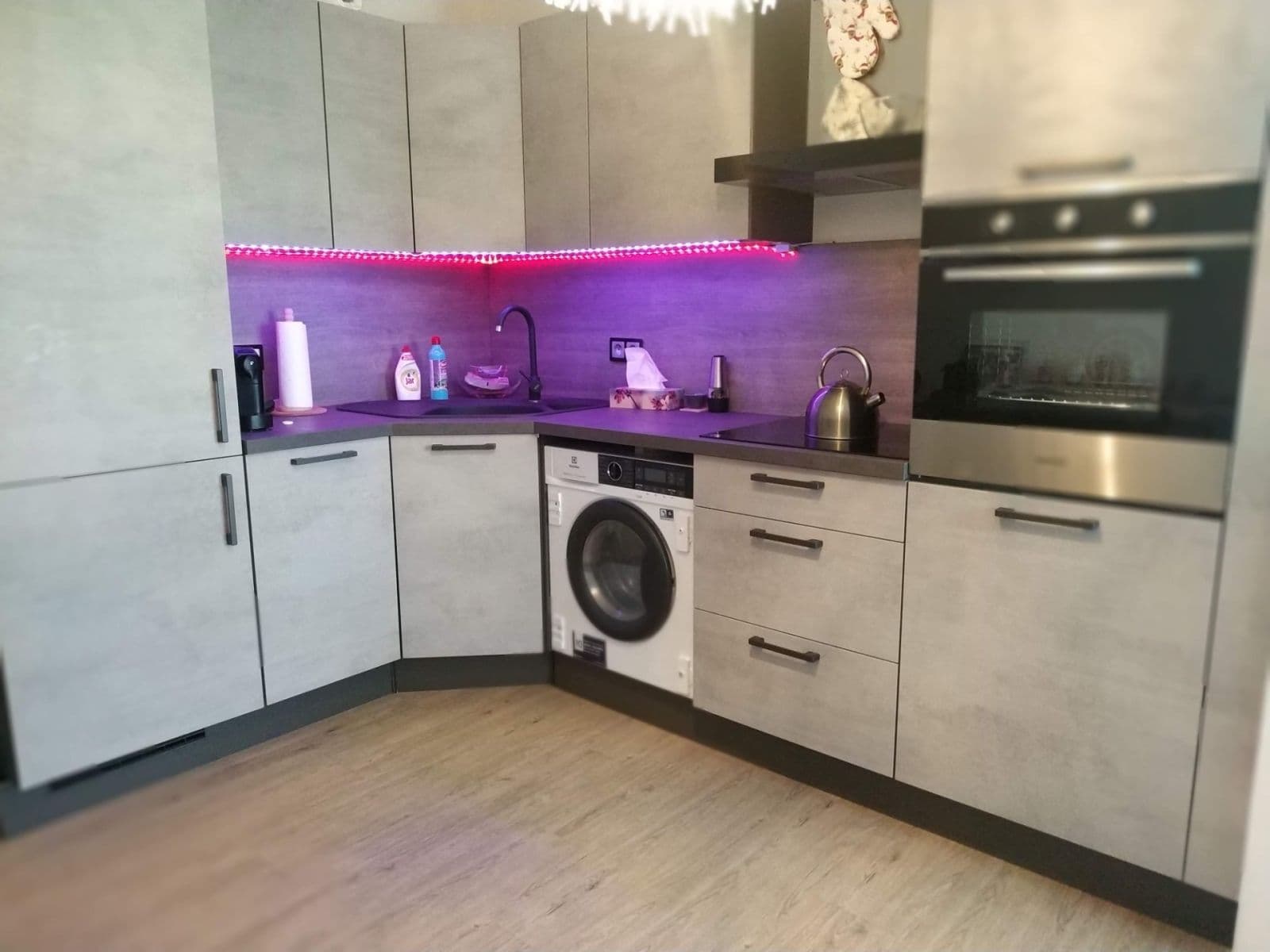Prenájom bytu 1-izbový 40 m², Partyzánská, Odolena Voda, Středočeský kraj Prenájom bytu 1-izbový 40 m², Partyzánská, Odolena Voda, Středočeský kraj