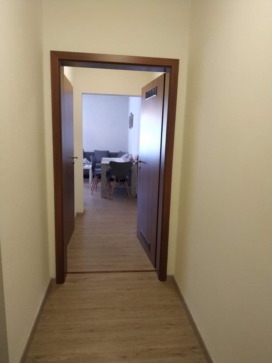 Prenájom bytu 1-izbový 40 m², Partyzánská, Odolena Voda, Středočeský kraj Prenájom bytu 1-izbový 40 m², Partyzánská, Odolena Voda, Středočeský kraj