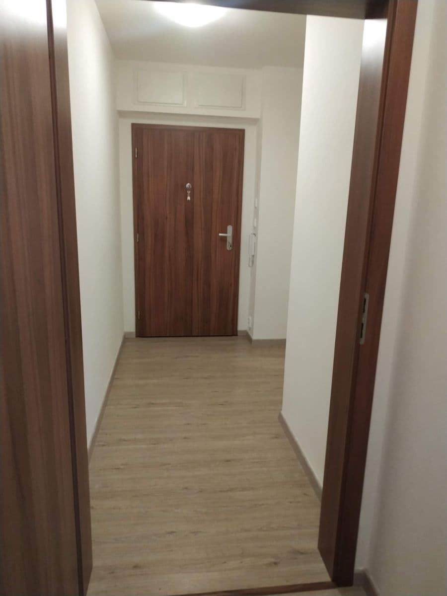 Prenájom bytu 1-izbový 40 m², Partyzánská, Odolena Voda, Středočeský kraj Prenájom bytu 1-izbový 40 m², Partyzánská, Odolena Voda, Středočeský kraj