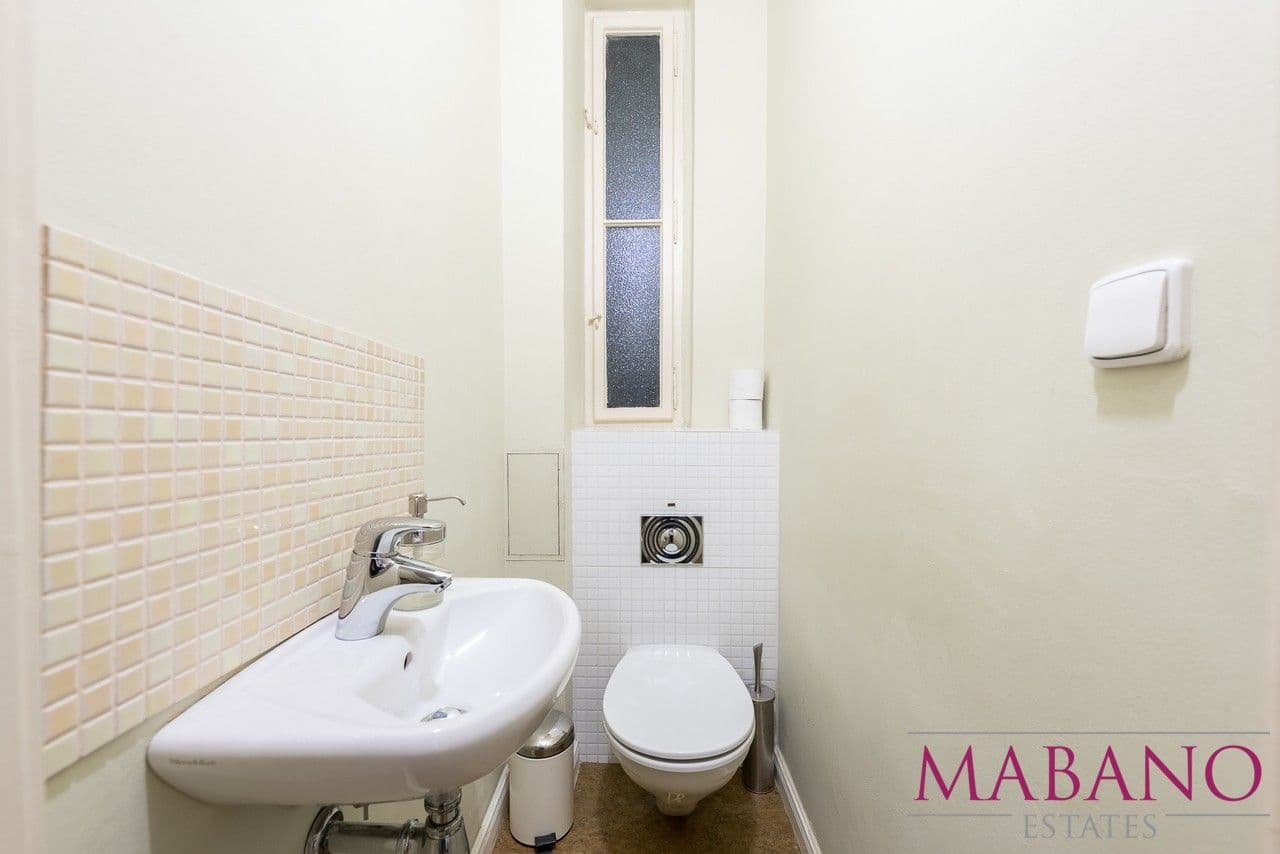 Prenájom bytu 2-izbový 61 m², Valentinská, Praha, Praha Prenájom bytu 2-izbový 61 m², Valentinská, Praha, Praha
