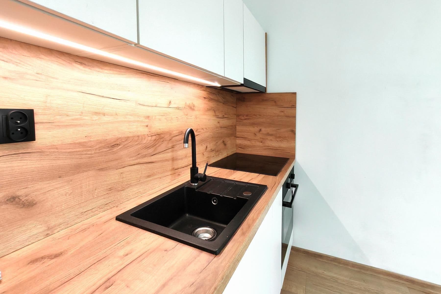 Predaj bytu 1-izbový 20 m², Prameny, Karviná, Moravskoslezský kraj Predaj bytu 1-izbový 20 m², Prameny, Karviná, Moravskoslezský kraj