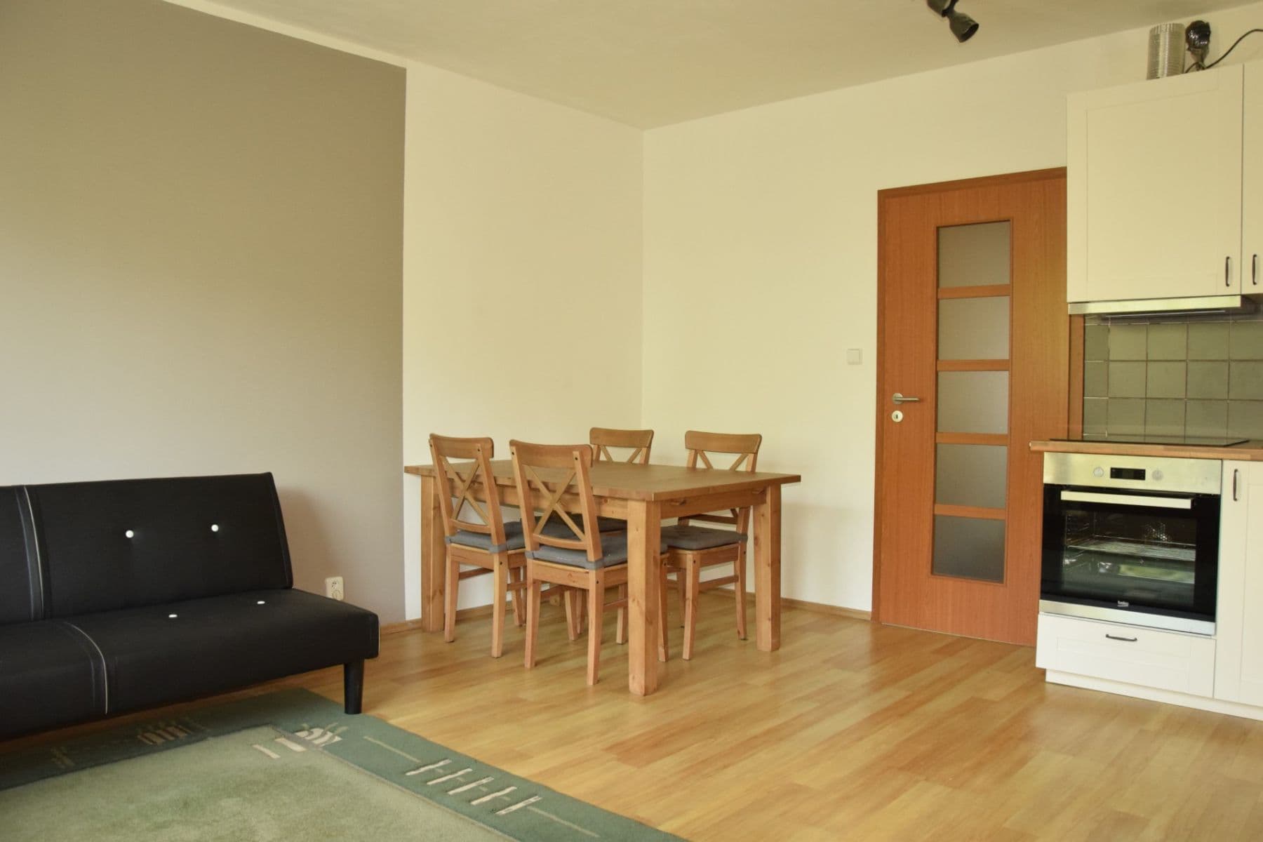 Prenájom bytu 3-izbový 80 m², Daškova, Praha, Praha Prenájom bytu 3-izbový 80 m², Daškova, Praha, Praha