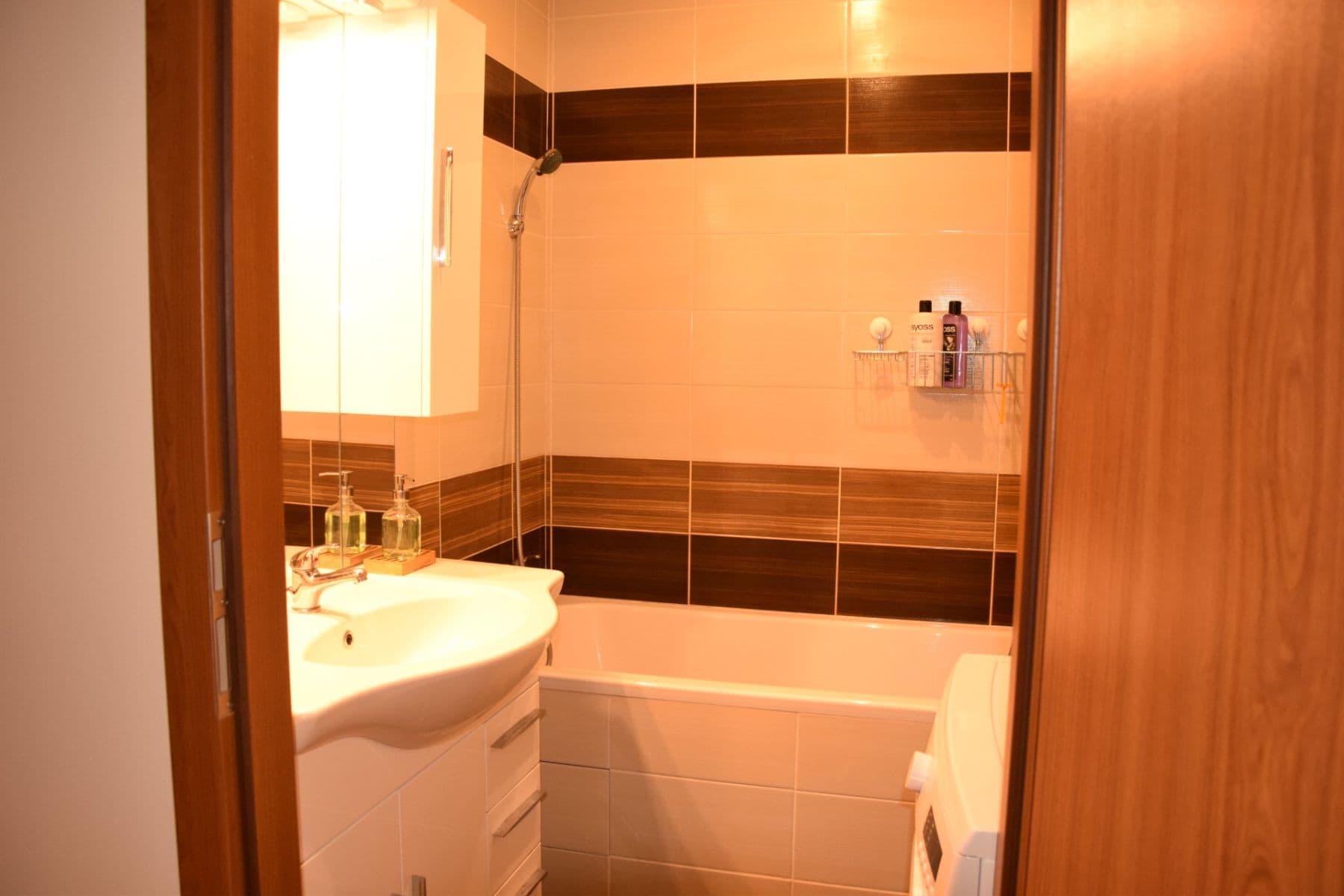 Prenájom bytu 3-izbový 80 m², Daškova, Praha, Praha Prenájom bytu 3-izbový 80 m², Daškova, Praha, Praha