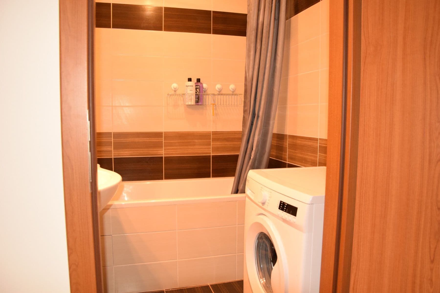 Prenájom bytu 3-izbový 80 m², Daškova, Praha, Praha Prenájom bytu 3-izbový 80 m², Daškova, Praha, Praha