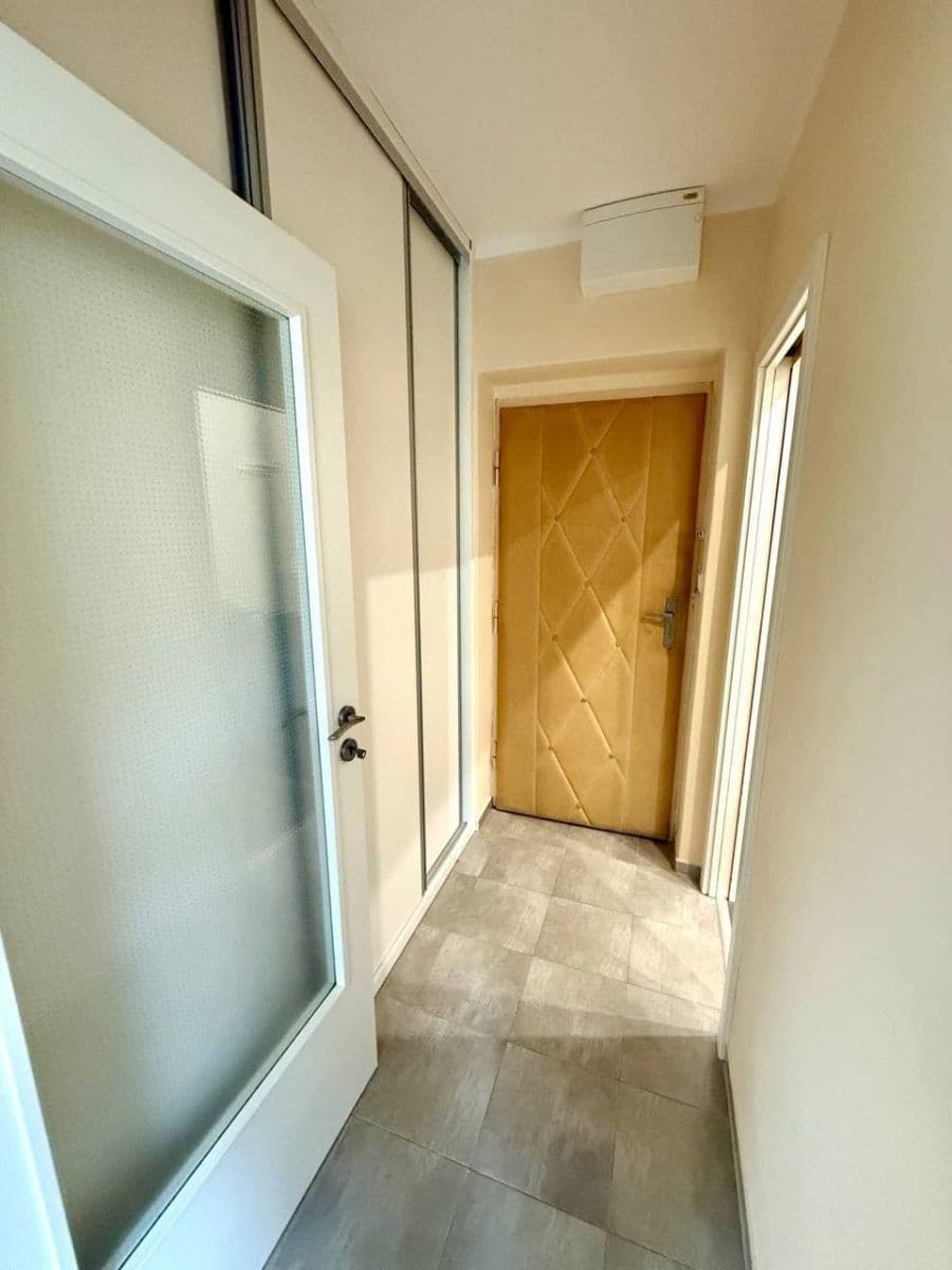 Prenájom bytu 1-izbový 25 m², Horňátecká, Praha, Praha Prenájom bytu 1-izbový 25 m², Horňátecká, Praha, Praha