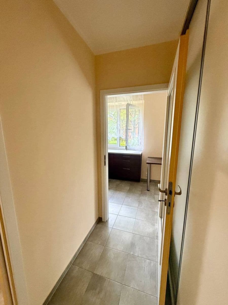 Prenájom bytu 1-izbový 25 m², Horňátecká, Praha, Praha Prenájom bytu 1-izbový 25 m², Horňátecká, Praha, Praha
