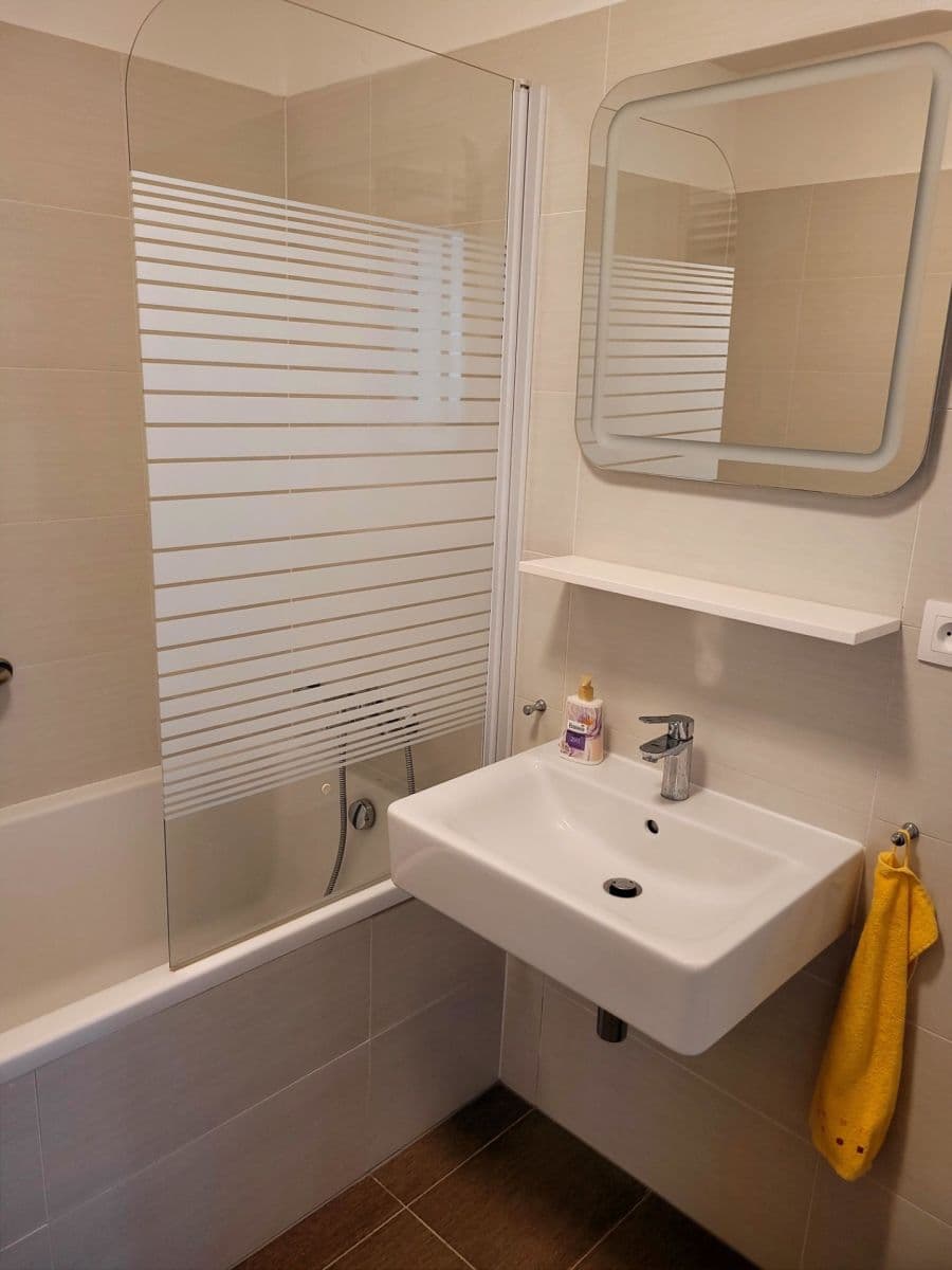 Prenájom bytu 2-izbový 60 m², Nad Úžlabinou, Praha, Praha Prenájom bytu 2-izbový 60 m², Nad Úžlabinou, Praha, Praha