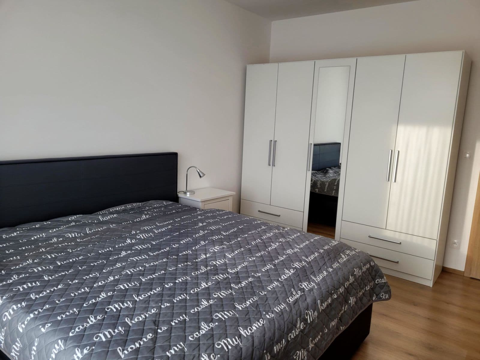 Prenájom bytu 2-izbový 60 m², Nad Úžlabinou, Praha, Praha Prenájom bytu 2-izbový 60 m², Nad Úžlabinou, Praha, Praha