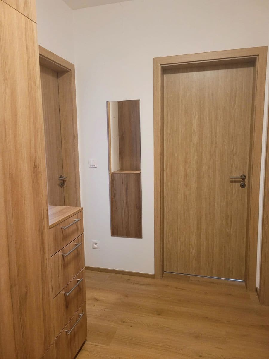 Prenájom bytu 2-izbový 60 m², Nad Úžlabinou, Praha, Praha Prenájom bytu 2-izbový 60 m², Nad Úžlabinou, Praha, Praha