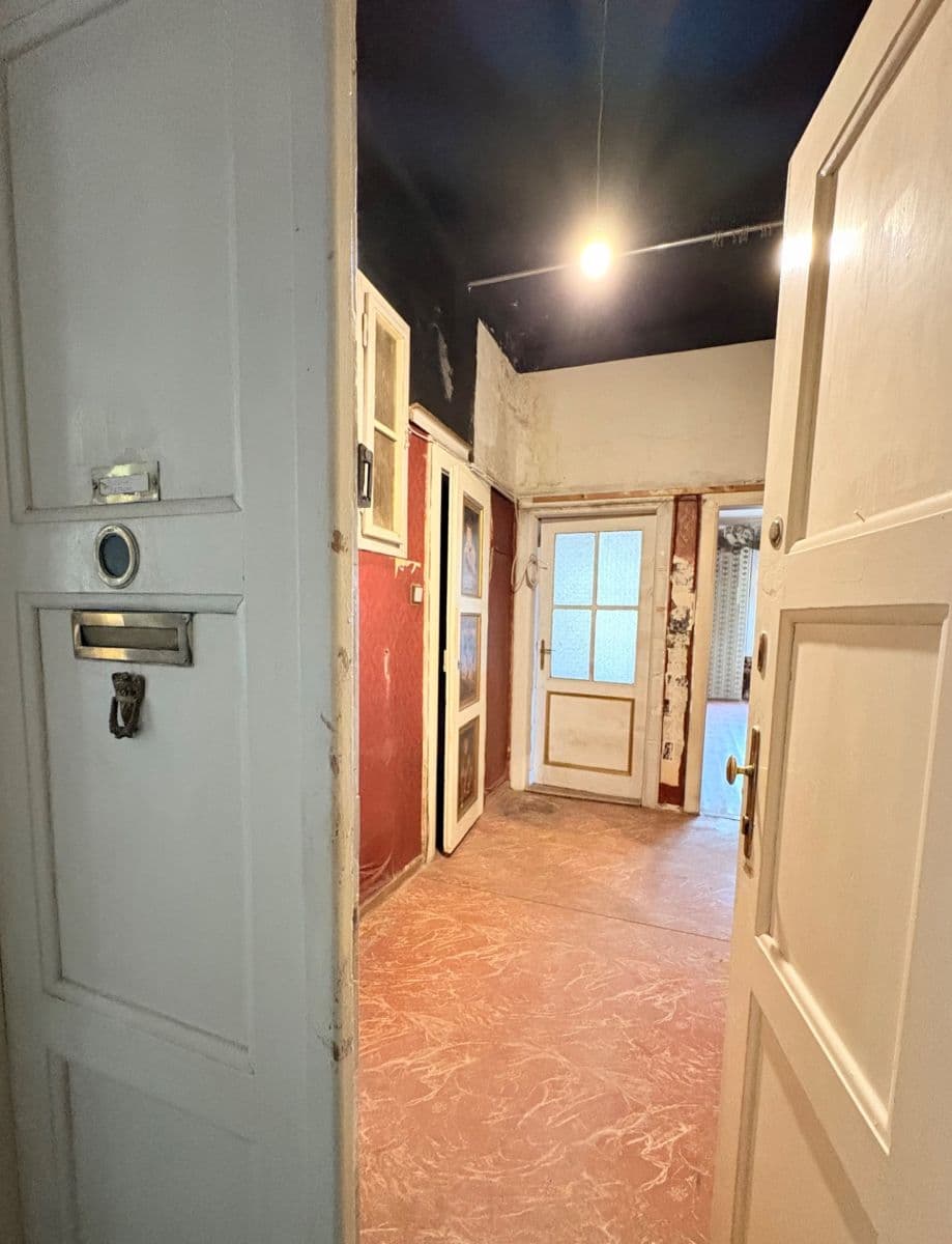 Predaj bytu 1-izbový 48 m², náměstí Dr. Václava Holého, Praha, Praha Predaj bytu 1-izbový 48 m², náměstí Dr. Václava Holého, Praha, Praha