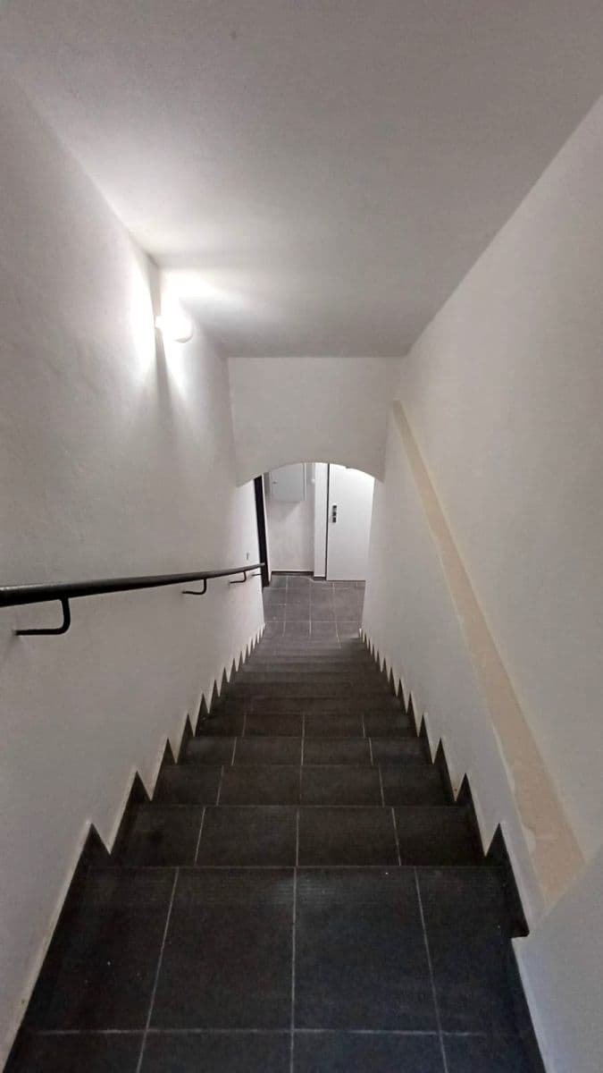 Prenájom bytu 2-izbový 39 m², Bořivojova, Praha, Praha Prenájom bytu 2-izbový 39 m², Bořivojova, Praha, Praha