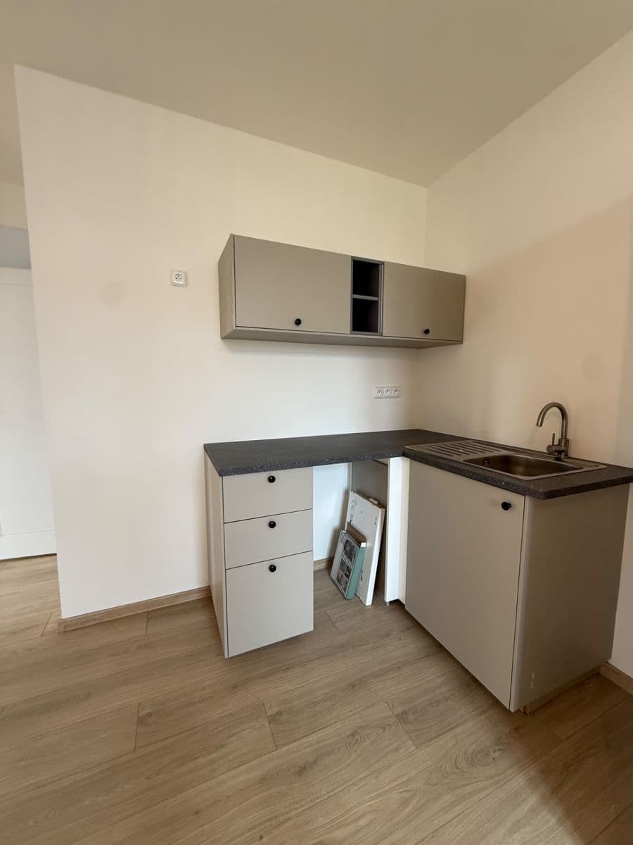 Prenájom bytu 2-izbový 77 m², Hranická, Hranice, Olomoucký kraj Prenájom bytu 2-izbový 77 m², Hranická, Hranice, Olomoucký kraj