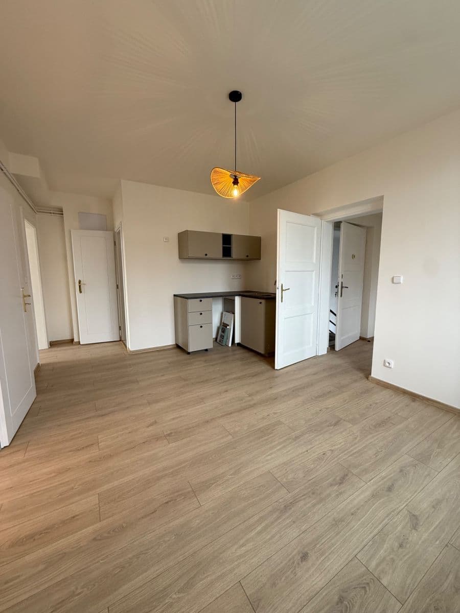 Prenájom bytu 2-izbový 77 m², Hranická, Hranice, Olomoucký kraj Prenájom bytu 2-izbový 77 m², Hranická, Hranice, Olomoucký kraj