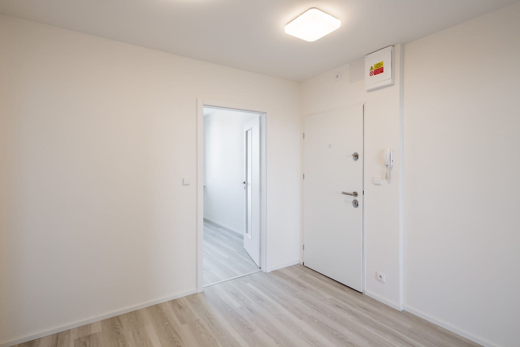 Prenájom bytu 3-izbový 67 m², Mirovická, Praha, Praha Prenájom bytu 3-izbový 67 m², Mirovická, Praha, Praha