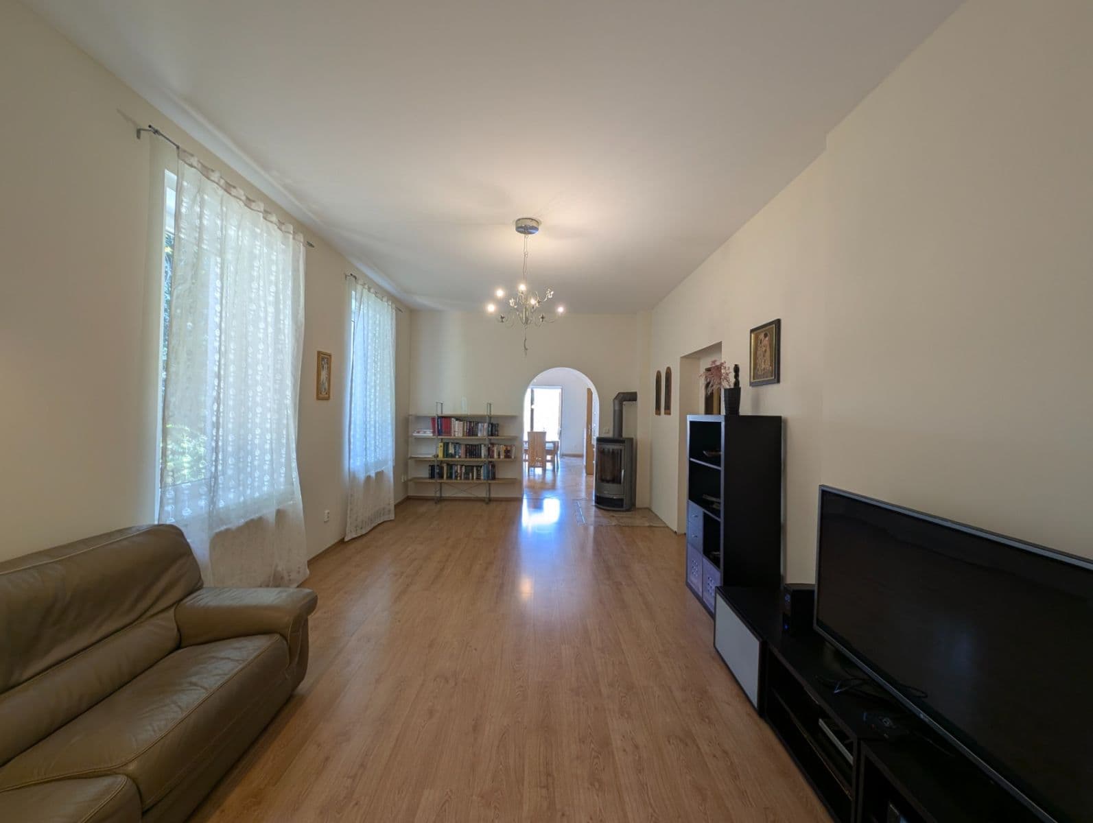 Predaj domu 300 m², pozemek 1.182 m², náměstí Kněžny Ludmily, Tetín, Středočeský kraj Predaj domu 300 m², pozemek 1.182 m², náměstí Kněžny Ludmily, Tetín, Středočeský kraj