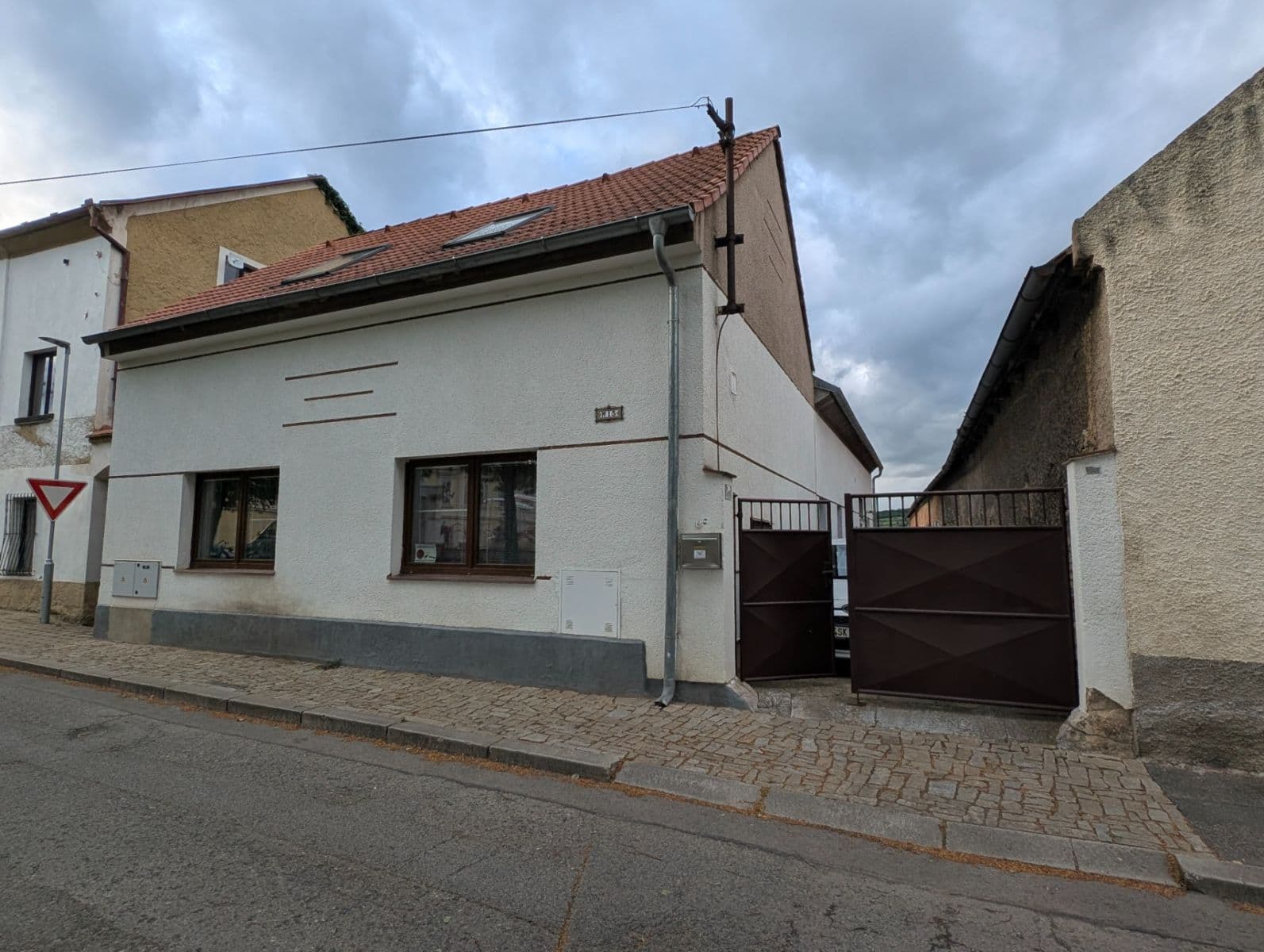 Predaj domu 300 m², pozemek 1.182 m², náměstí Kněžny Ludmily, Tetín, Středočeský kraj Predaj domu 300 m², pozemek 1.182 m², náměstí Kněžny Ludmily, Tetín, Středočeský kraj