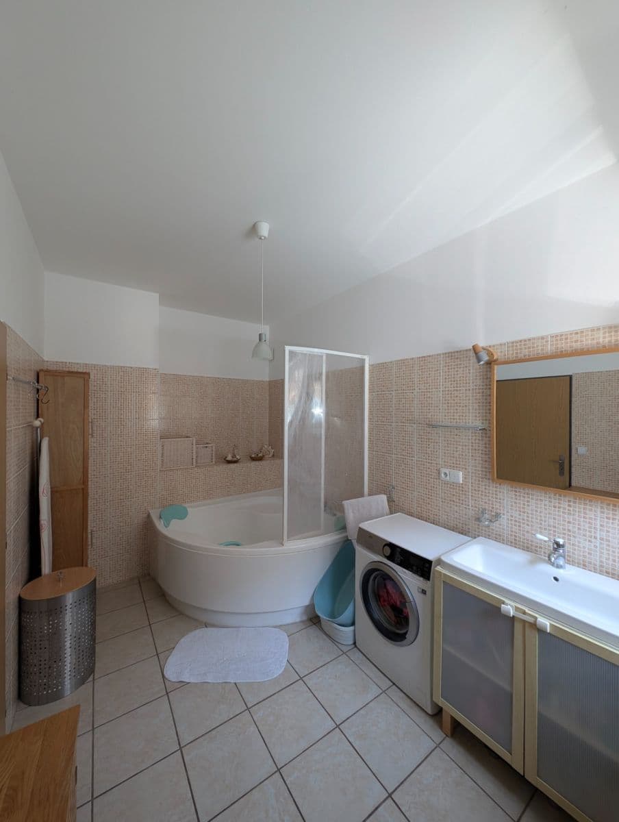Predaj domu 300 m², pozemek 1.182 m², náměstí Kněžny Ludmily, Tetín, Středočeský kraj Predaj domu 300 m², pozemek 1.182 m², náměstí Kněžny Ludmily, Tetín, Středočeský kraj