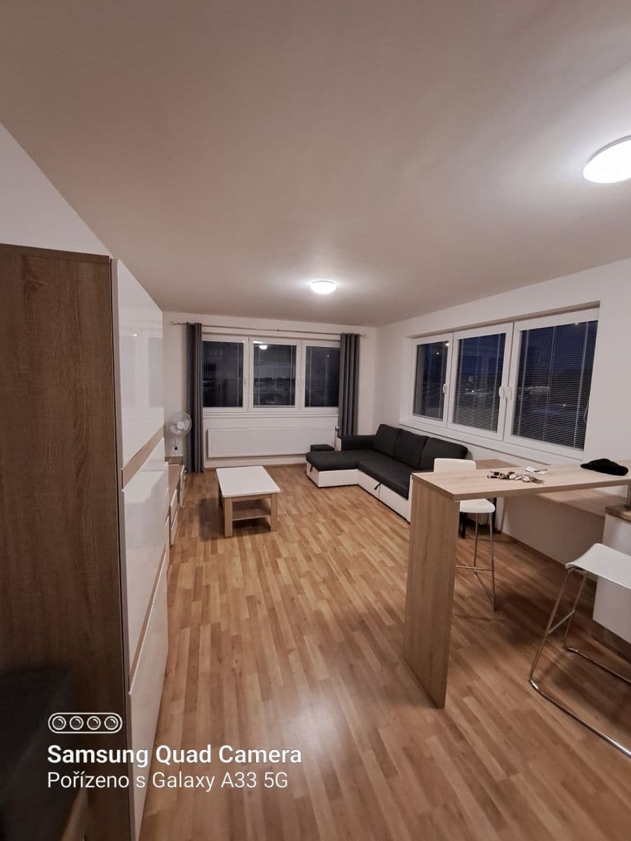 Prenájom bytu 1-izbový 37 m², Aloise Rašína, Olomouc, Olomoucký kraj Prenájom bytu 1-izbový 37 m², Aloise Rašína, Olomouc, Olomoucký kraj