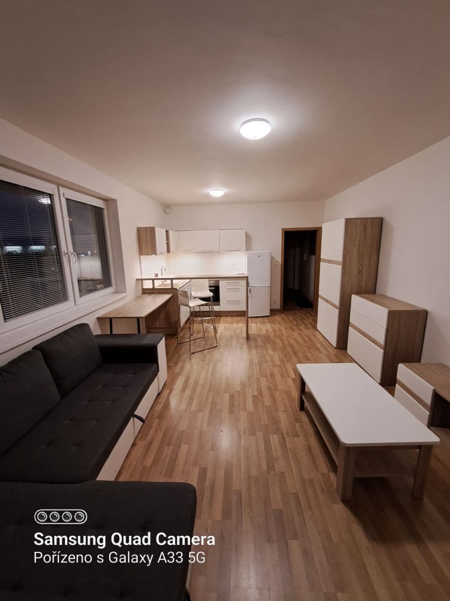 Prenájom bytu 1-izbový 37 m², Aloise Rašína, Olomouc, Olomoucký kraj Prenájom bytu 1-izbový 37 m², Aloise Rašína, Olomouc, Olomoucký kraj
