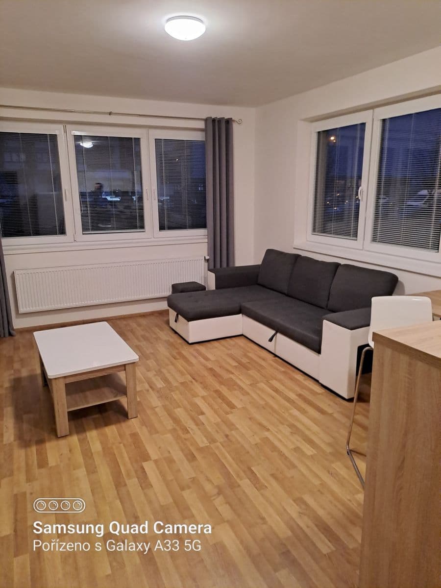 Prenájom bytu 1-izbový 37 m², Aloise Rašína, Olomouc, Olomoucký kraj Prenájom bytu 1-izbový 37 m², Aloise Rašína, Olomouc, Olomoucký kraj